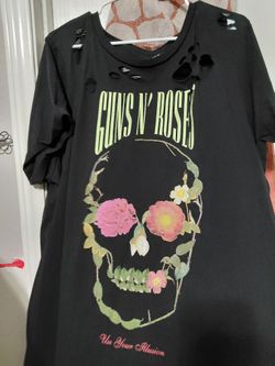 New Guns N Roses Distressed Tshirt Size 3 $20