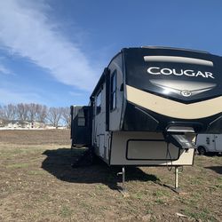 2019 Keystone Cougar needs a need home asap! GREAT condition!