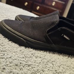 Woman’s Vans Size 8