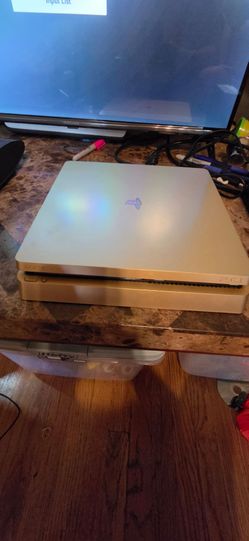 1TB Sony PS4 Slim limited edition Gold