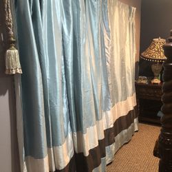 Curtains 3 Pic