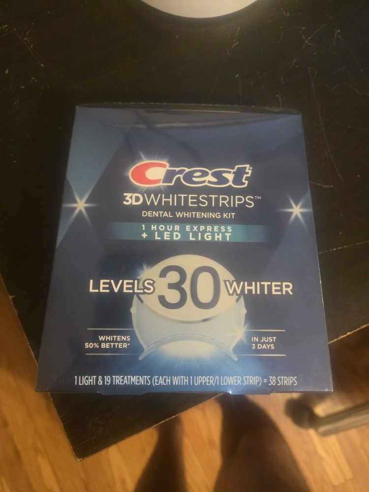 Crest 3D White Strips Led Light 30 Day Supply.