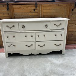 Vintage 7 Drawer Dresser 