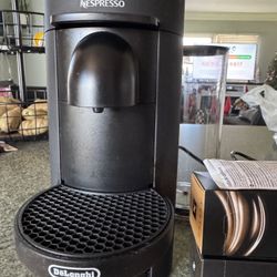 Nespresso Vertuo Plus by De’Longhi - Includes 29 pods and descaling solution