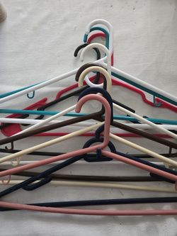 Hangers 10 Piece Like New