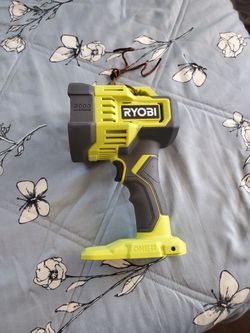 3000 lumens Ryobi light