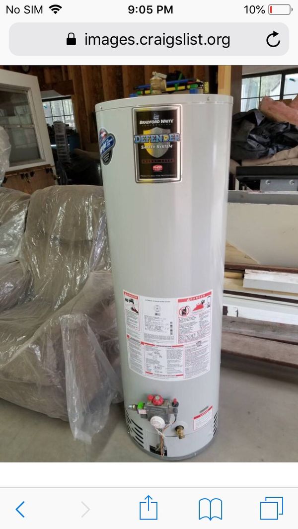 Bradford and white 40 gallon gas water heater for Sale in Casa Grande