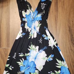 NWOT Sunrise Beachwear Designed in Hawaii Hibiscus and Sea Turtle Print Dress, Never Worn