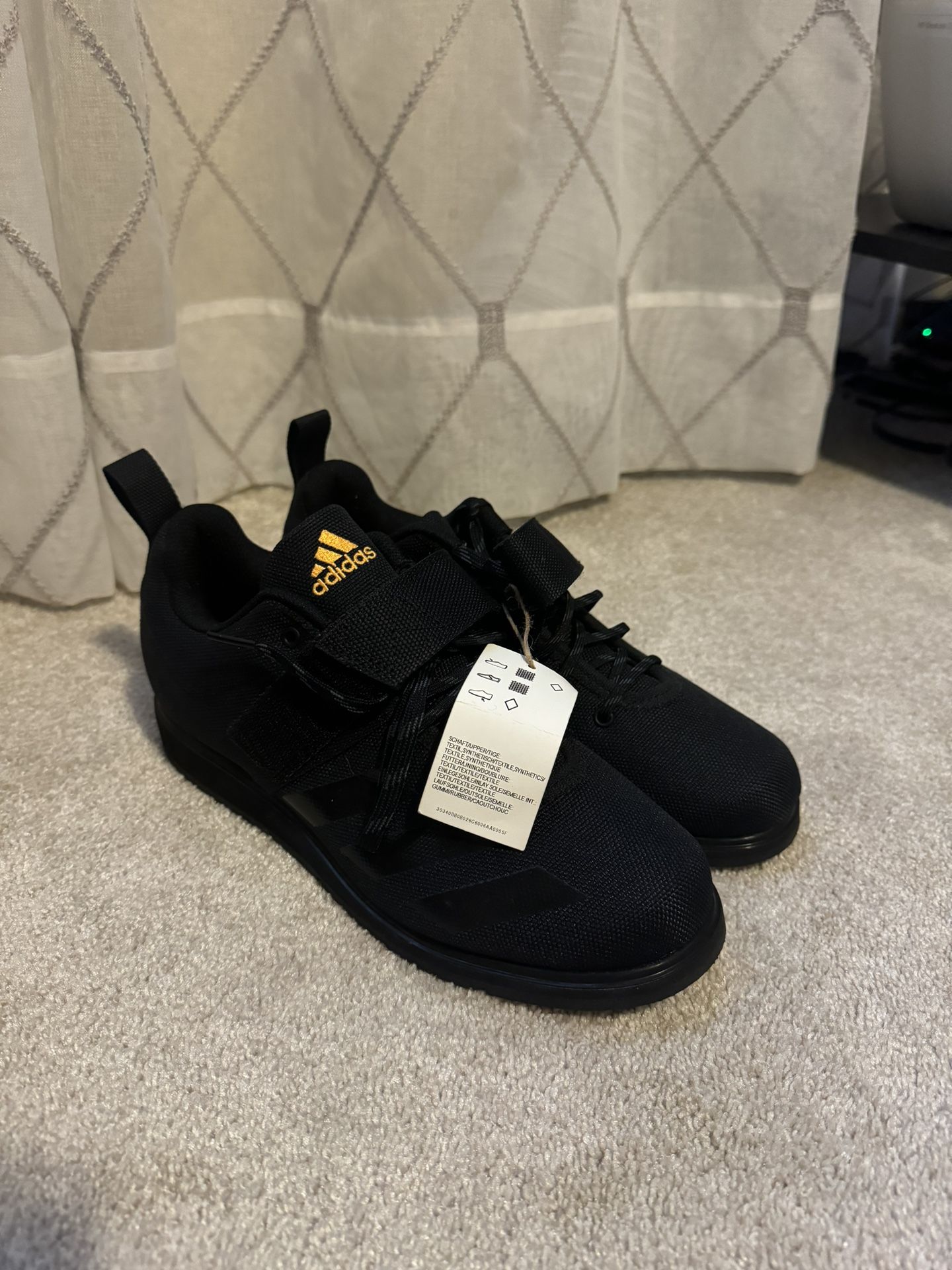 adidas Men's Powerlift Weightlifting Track and Field Shoe