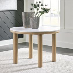 Dining Table And 4 Chairs 