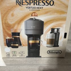 De’Longhi Nespresso Machine 