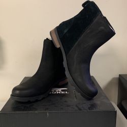 Sorel Women’s Emelie Zip Bootie. Sz 8.5.                Pg