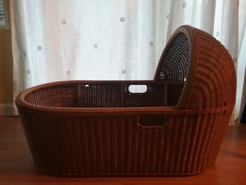 Gorgeous Vintage Style Wicker Bassinet