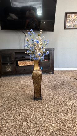 Floor vase