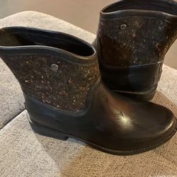 Uggs Rain Boots Size 7