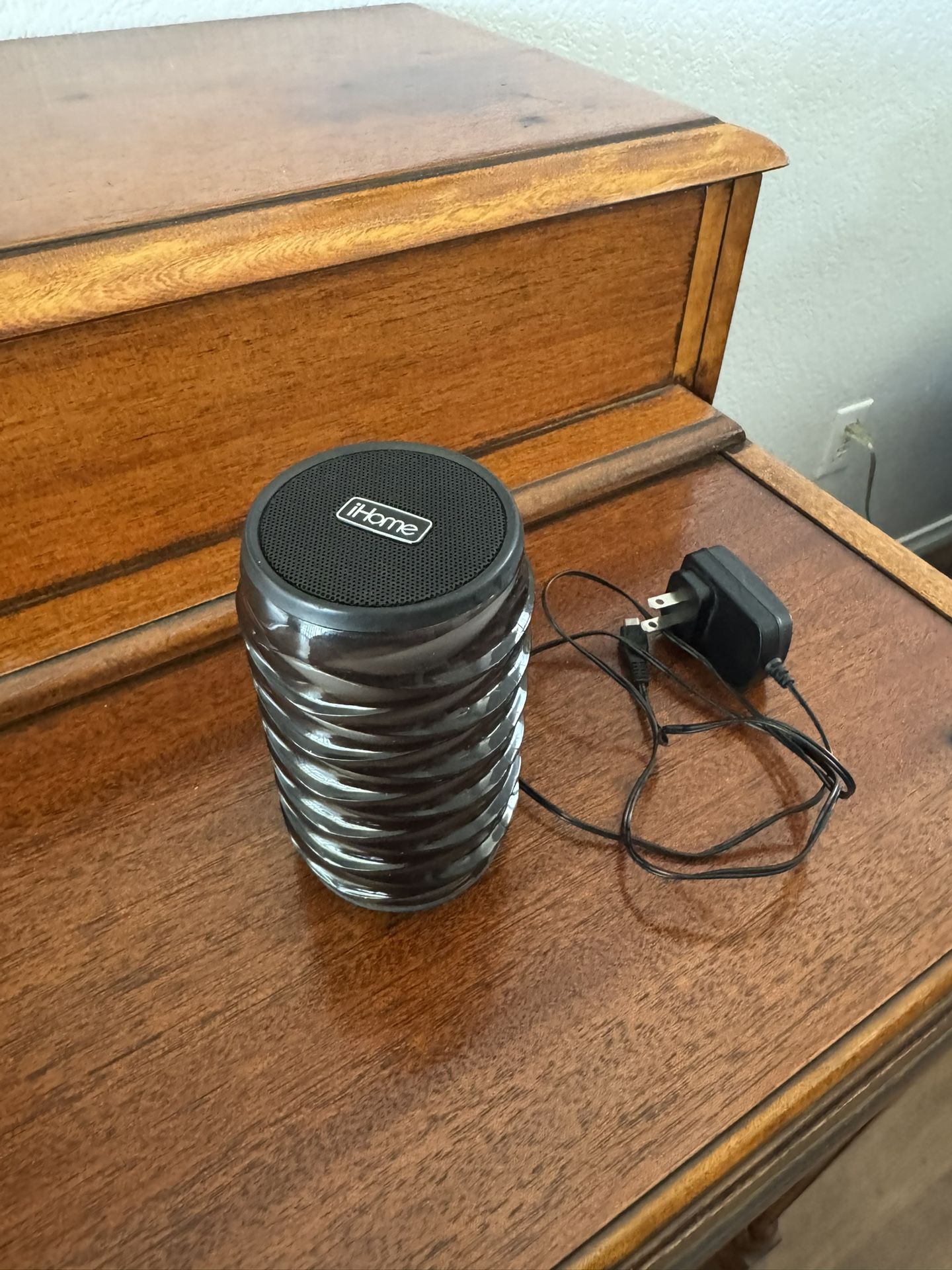 IHome Bluetooth Speaker 