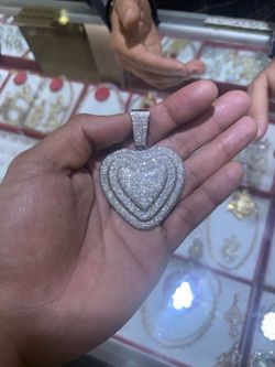 Iced out hearts 14k 20 carats vs diamonds