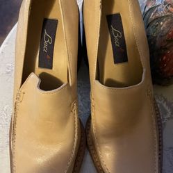 Dramatic Pointed Loafer Baci Heels Tan Upper Chunky Wooden heel 7 m 3.5 in heel smoke free