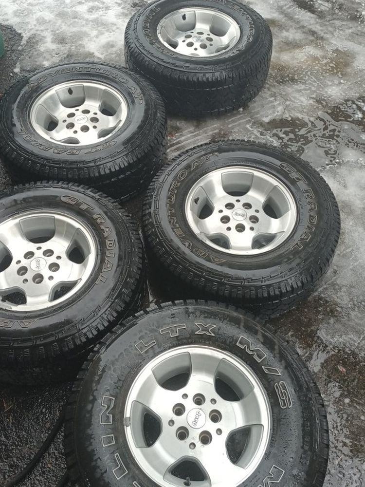 2000 Five Jeep wrangler wheels