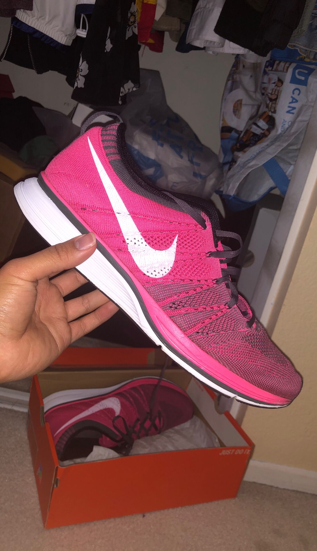 PINK BREAST CANCER NIKE FLYKNIT TRAINER OFF WHITE SUPREME JORDAN RETRO KANYE TRAVIS SCOTT