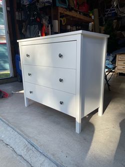 White 3-Drawer Dresser