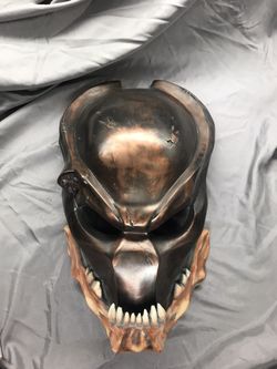 Predator Berserker Helmet Lifesize 