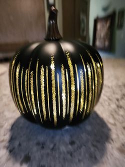 GLASS PUMPKIN VALERIE PARR HILL