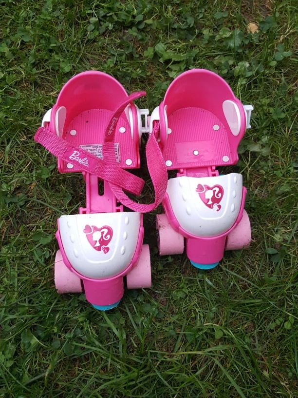 Fisher price barbie grow with me quad roller skates