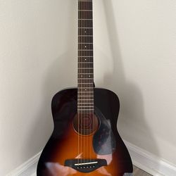 GUITAR Acoustic YAMAHA + Portable Case (backpack/brief Style)