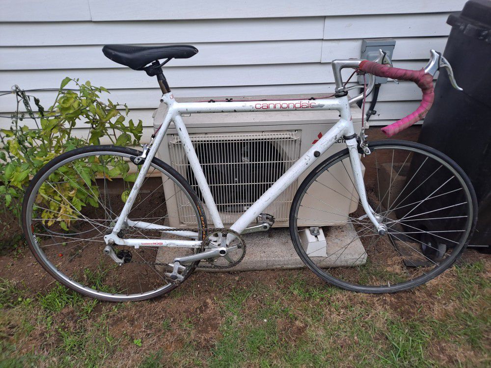 Cannondale Shimano 105 Bike - Can deliver 