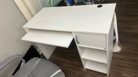 White Computer Desk with Keyboard Tray