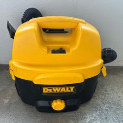 DeWalt Wet/Dry Shop Vacuum