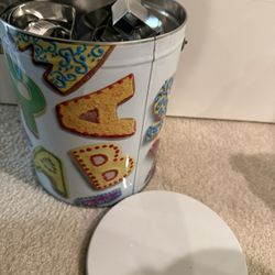 NEW Williams Sonoma Exclusive 50pc ABC Alphabet Cookie Cutters & Storage Tin