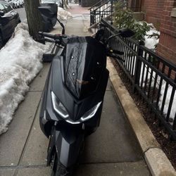 Qmax 200cc With Helmet And Lock Included