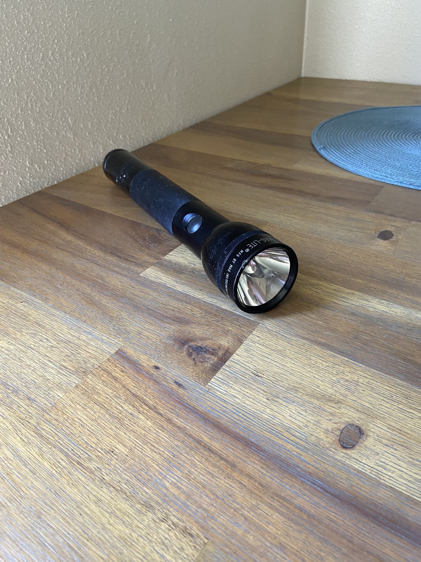 MAG-LITE Flashlight