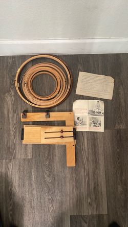 Vintage Needle Easel
