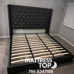 Cama Queen Bed Frame Black ( Only 10 Down) 