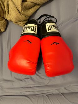 Boxing gloves