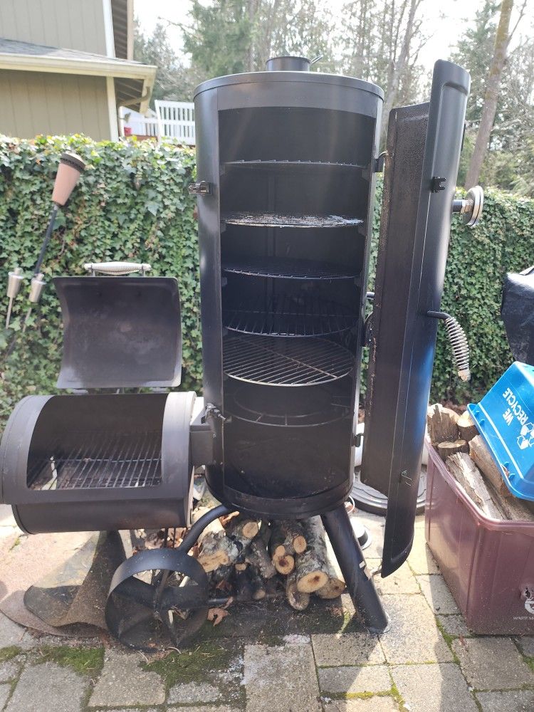 Smoke Canyon Vertical Smoker with Offset Firebox. for Sale in Lake Stevens WA OfferUp