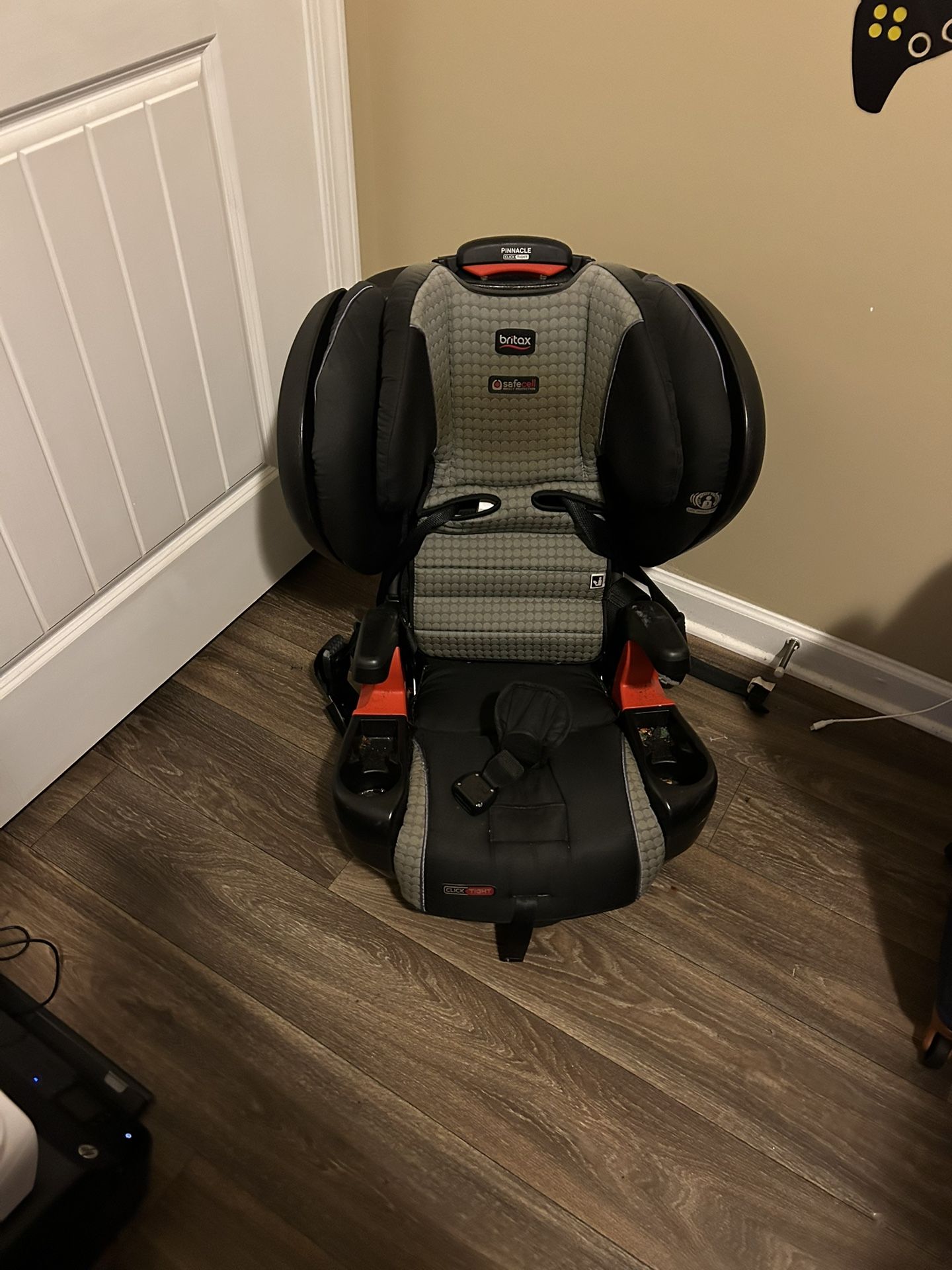 Booster Seat / Car Seat