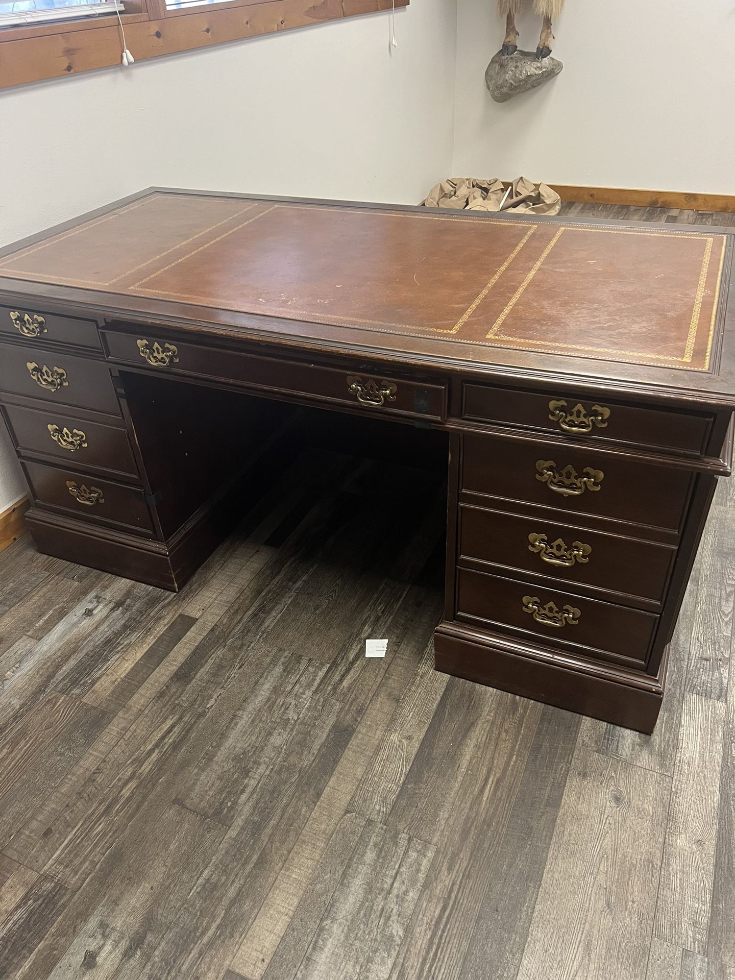 3 Office Desks 1 Side Desk for Sale in San Antonio, TX OfferUp