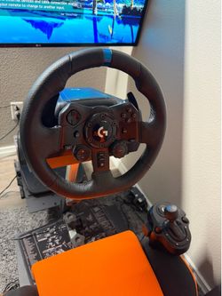 Logitech G923 Racing Wheel with Pedals
