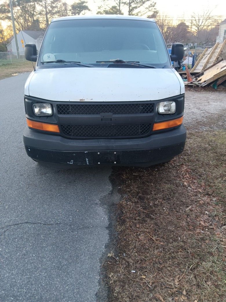 05 Chevy Express 2500