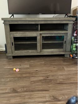 Entertainment center