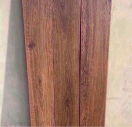 Sienna Elmhurst Oak 10 mm T × 7 in. W Waterproof Laminate Wood Flooring