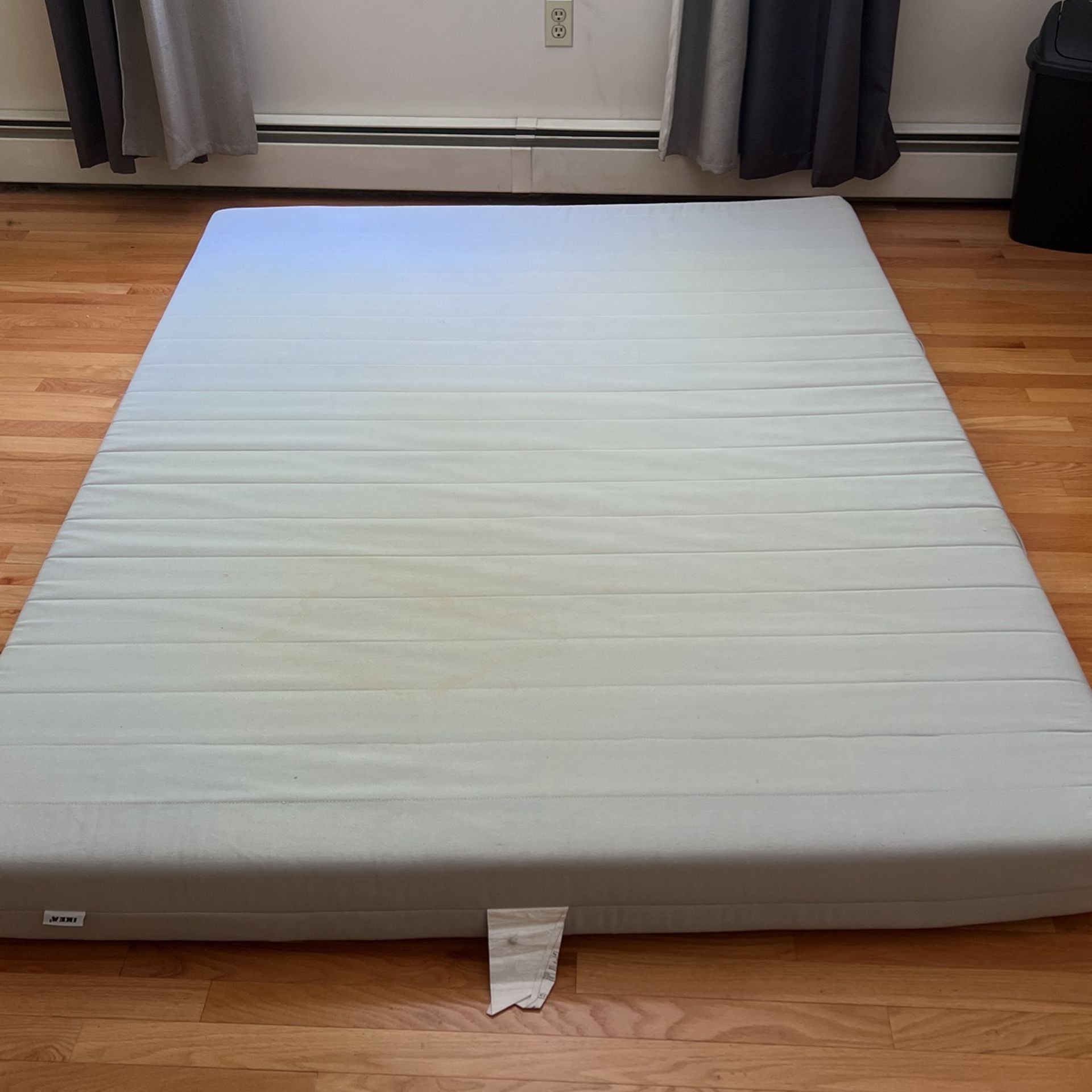 Queen Mattress Good Condition