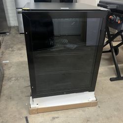 23.5” - 180 Cans Beverage Refrigerator 