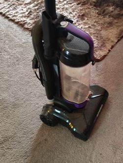 Baggless Vac With Attachments And Hose