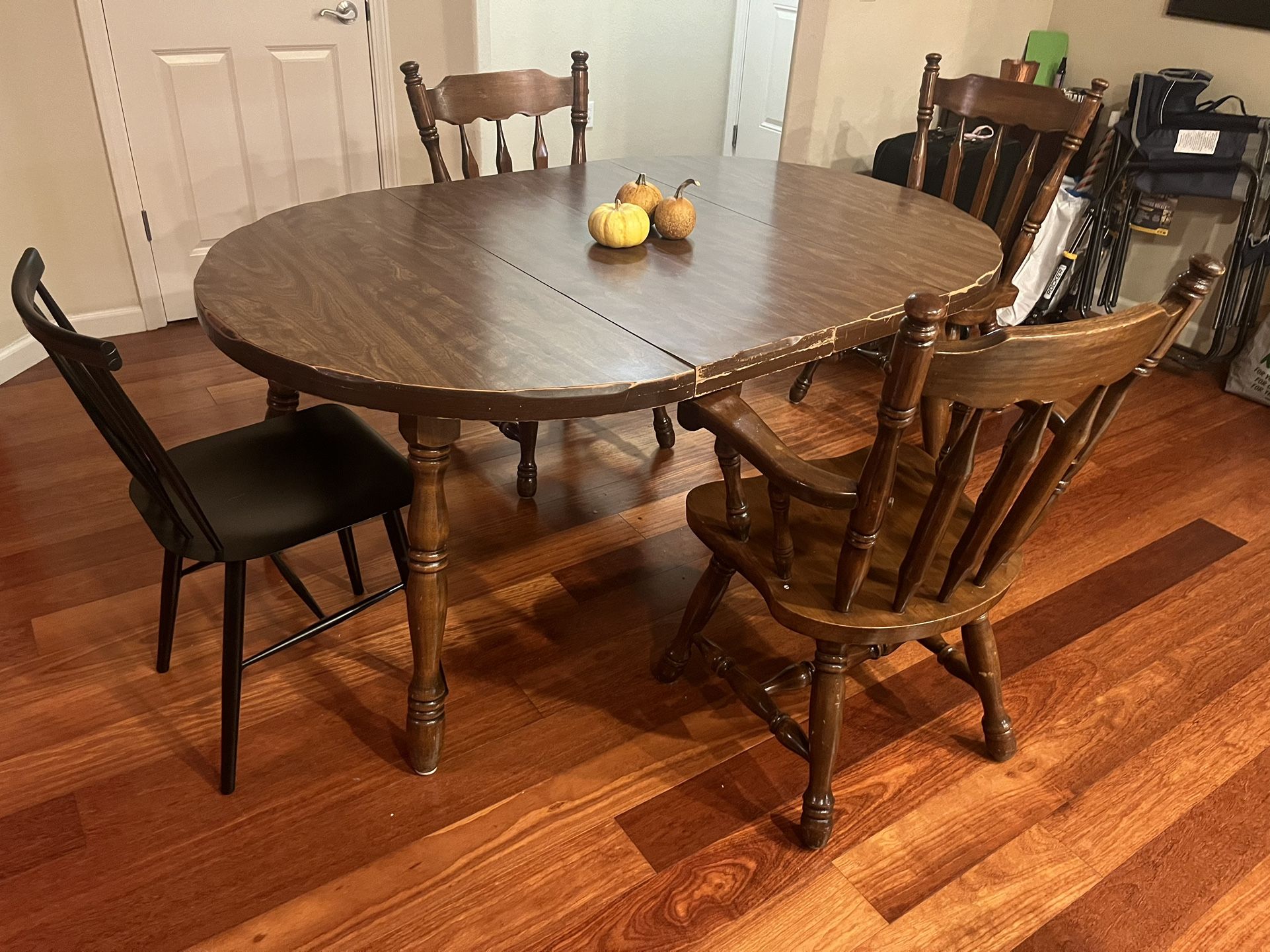 Wood Kitchen Table And Chairs