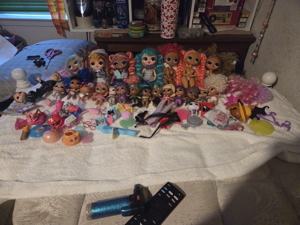 Gently Used LOL Dolls And Accessories 